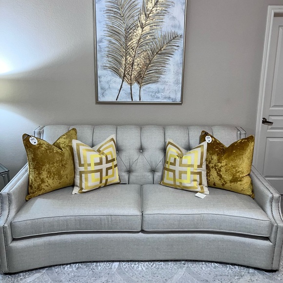 1-NET CALLISTO HOME VELVET DECORATIVE PILLOWS (Read description for details)